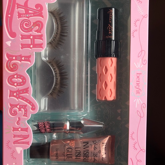 Benefit Lash Love-in Kit - Picture 6 of 7